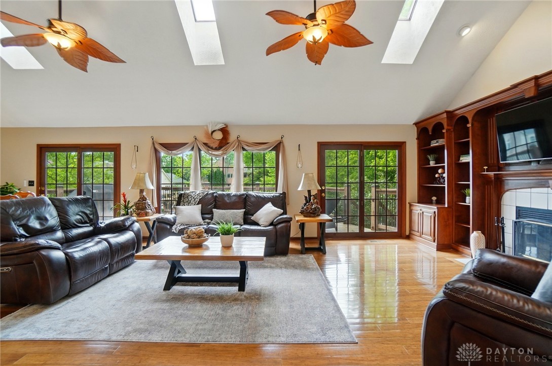 2152 Hidden Woods Boulevard, Beavercreek, Ohio image 14