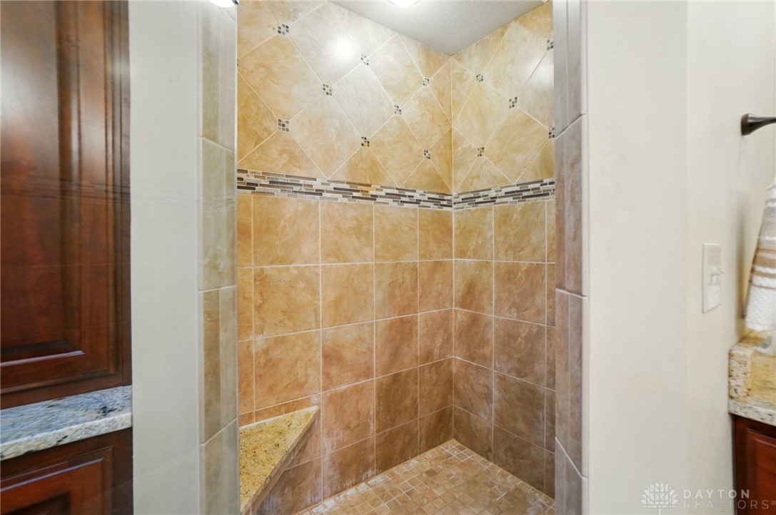 2152 Hidden Woods Boulevard, Beavercreek, Ohio image 29
