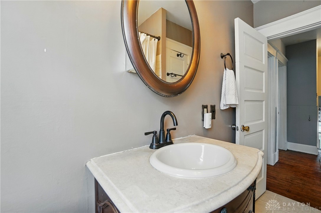 2344 Quatman Avenue, Norwood, Ohio image 37