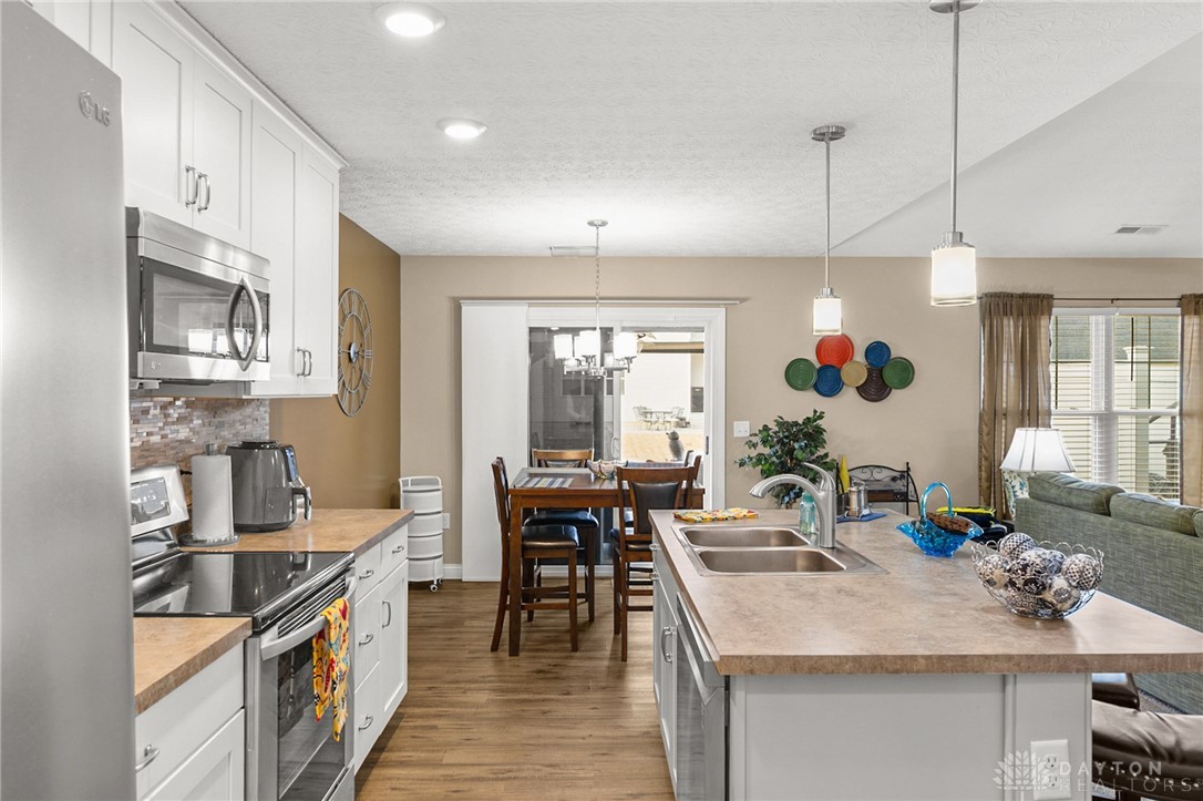 2735 Douglas Drive, Troy, Ohio image 18