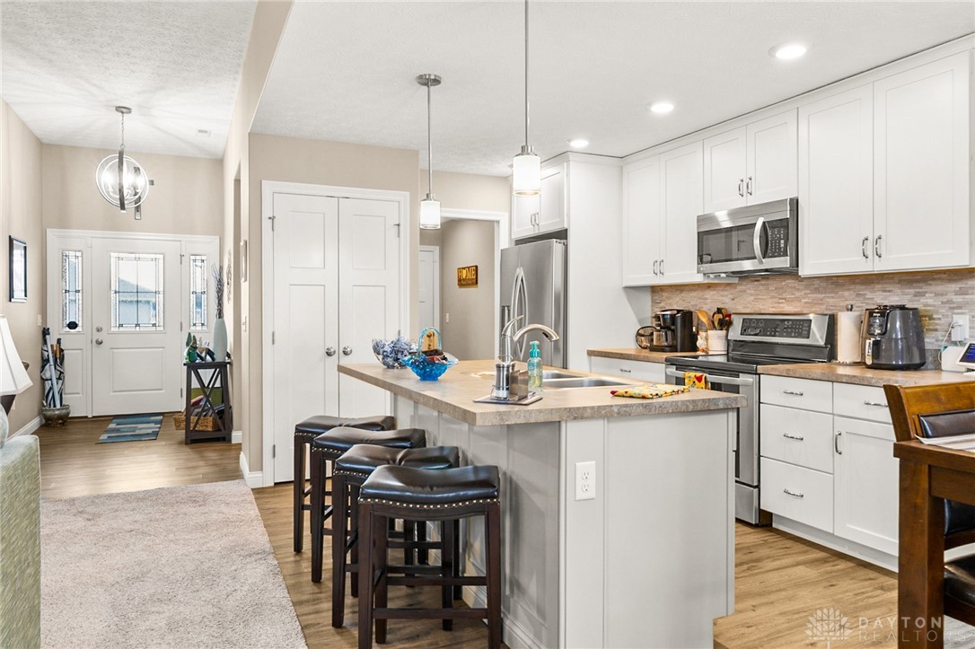 2735 Douglas Drive, Troy, Ohio image 14