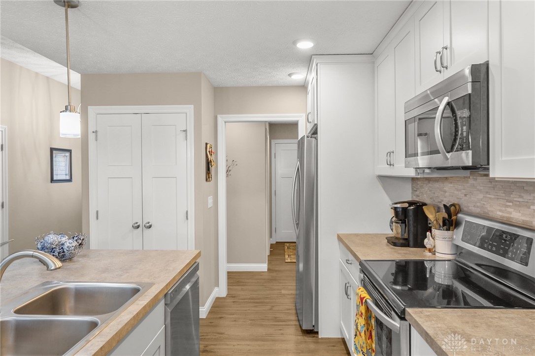2735 Douglas Drive, Troy, Ohio image 17