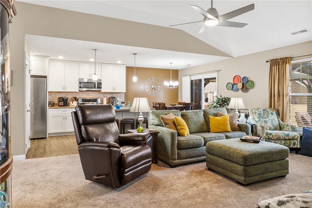 2735 Douglas Drive, Troy, Ohio image 12