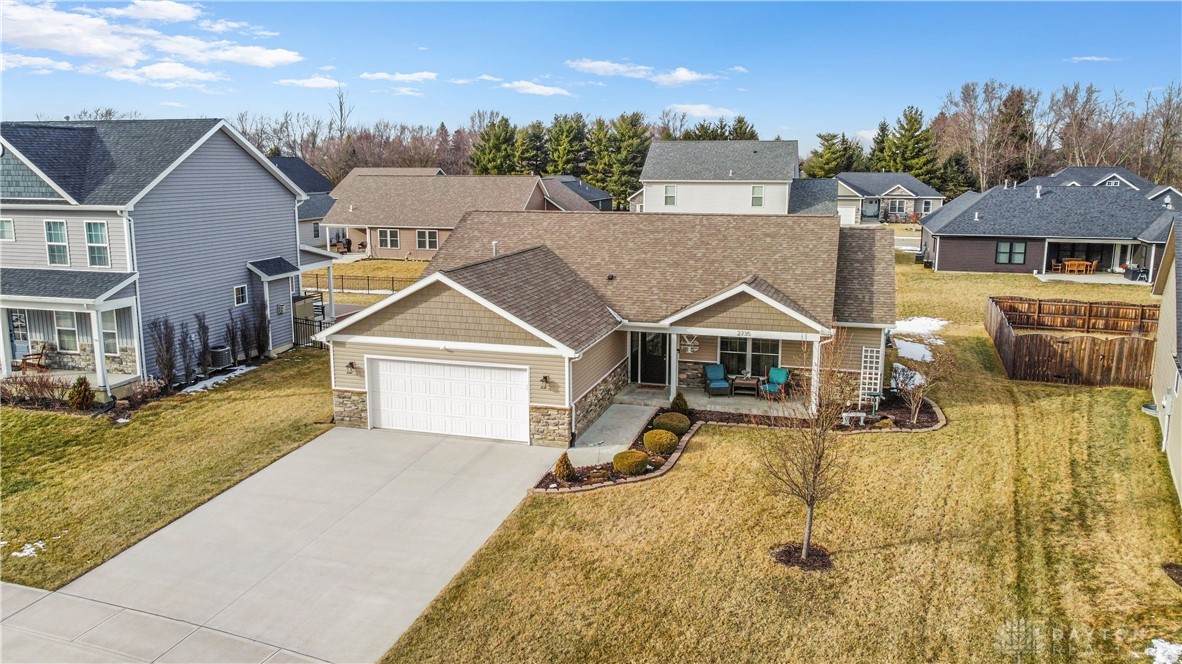 2735 Douglas Drive, Troy, Ohio image 6