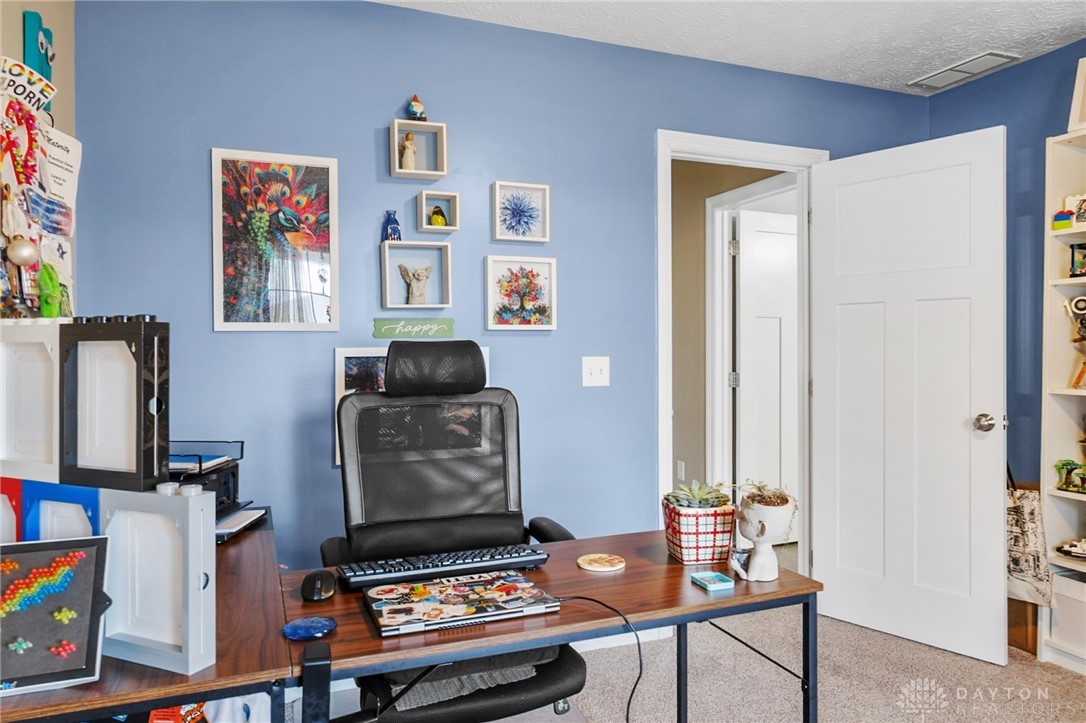2735 Douglas Drive, Troy, Ohio image 37