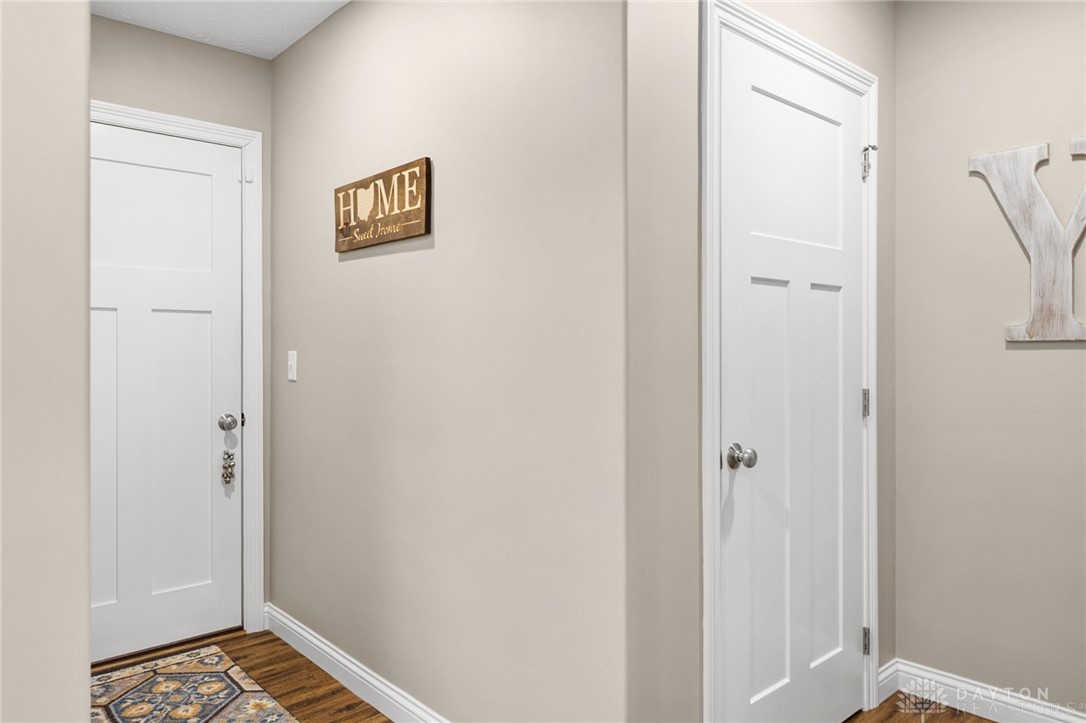 2735 Douglas Drive, Troy, Ohio image 20