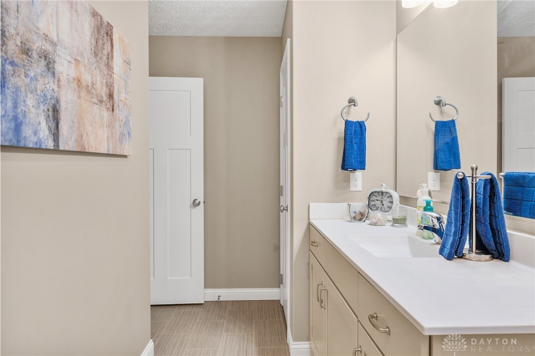 2735 Douglas Drive, Troy, Ohio image 33