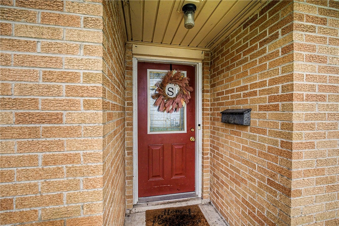 19 Gloria Avenue
