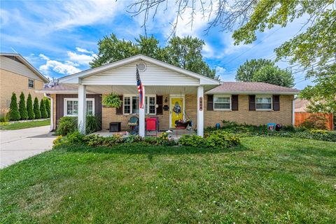 Photo of 1808 Burnside Drive, Miamisburg, OH 45342 (MLS # 952957)