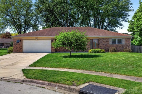 Homes For Sale - 4006 Loop Drive<br/> Montgomery County, Englewood, OH 45322