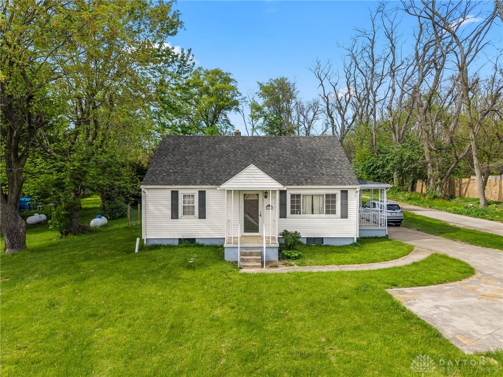 1012 W Sparrow Road, Springfield, Ohio image 1