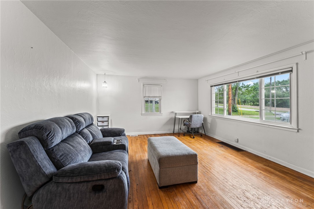 1012 W Sparrow Road, Springfield, Ohio image 7