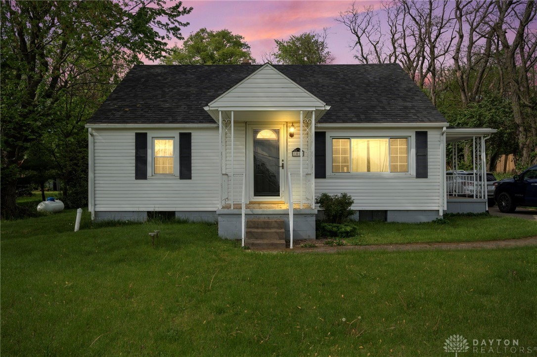 1012 W Sparrow Road, Springfield, Ohio image 2