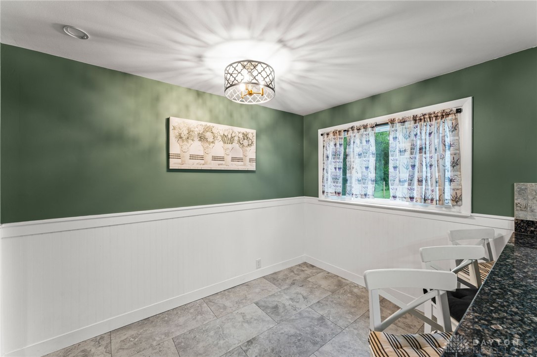 1012 W Sparrow Road, Springfield, Ohio image 12