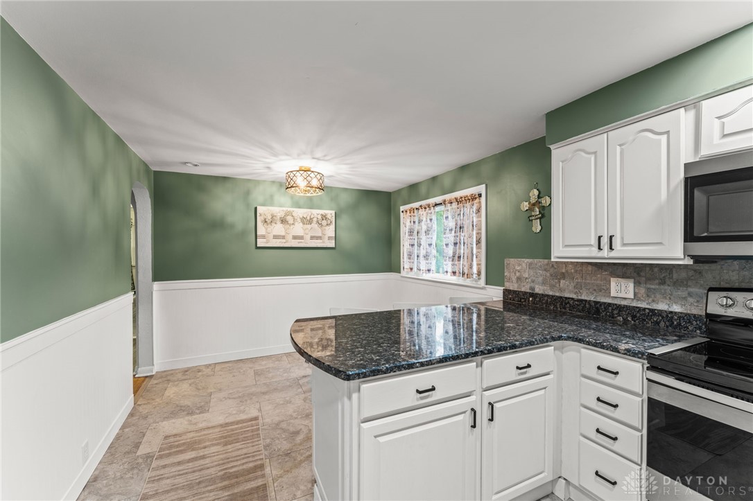 1012 W Sparrow Road, Springfield, Ohio image 13