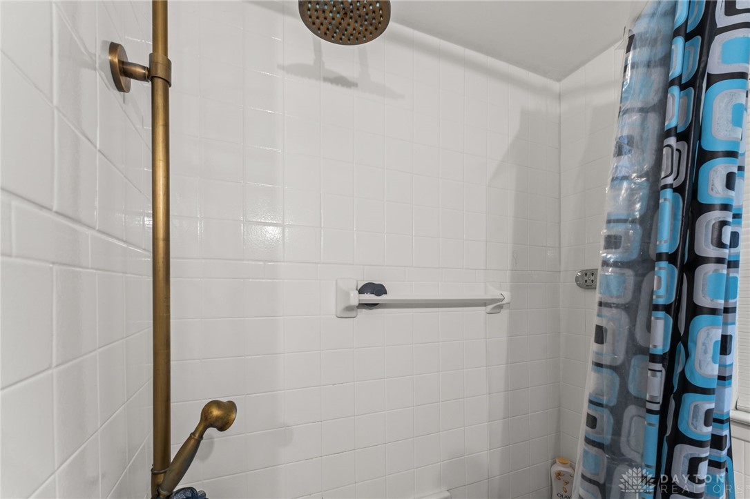 1012 W Sparrow Road, Springfield, Ohio image 22