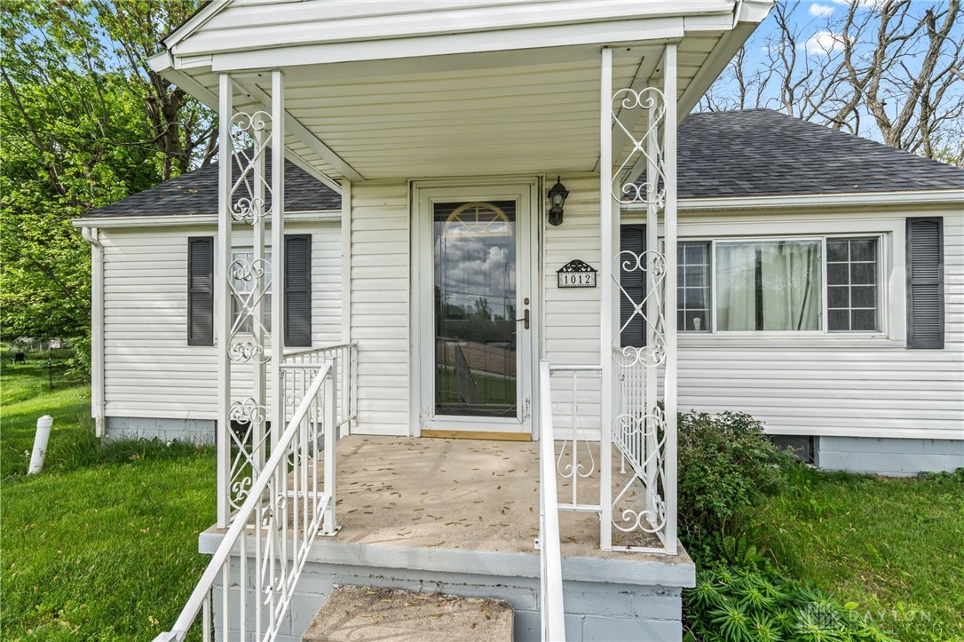 1012 W Sparrow Road, Springfield, Ohio image 5
