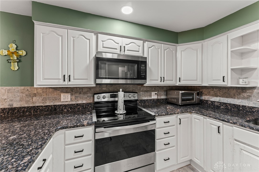 1012 W Sparrow Road, Springfield, Ohio image 16