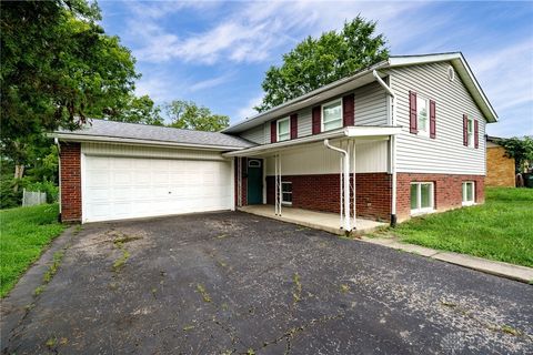 Photo of 5342 Tucson Drive, Dayton, OH 45417 (MLS # 940131)