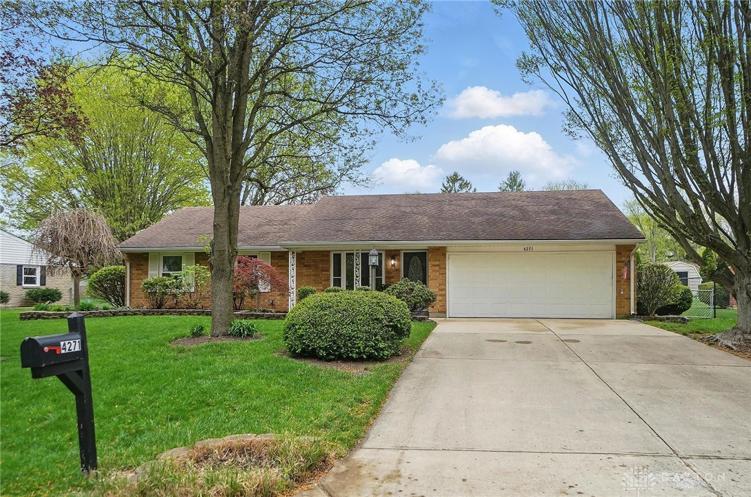 4271 Bellemeade Drive, Bellbrook, Ohio image 2