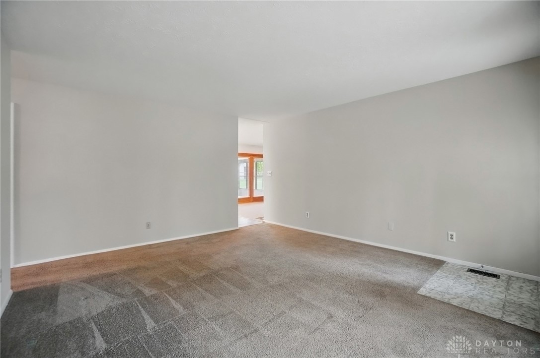 4271 Bellemeade Drive, Bellbrook, Ohio image 9