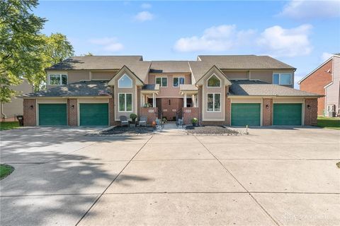 Photo of 8425 Washington Village Drive, Centerville, OH 45458 (MLS # 946371)