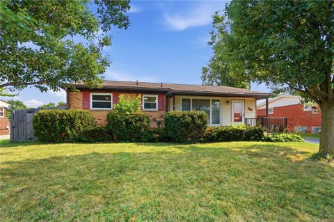 Homes For Sale - 2413 Olson Drive<br/> Montgomery County, Kettering, OH 45420
