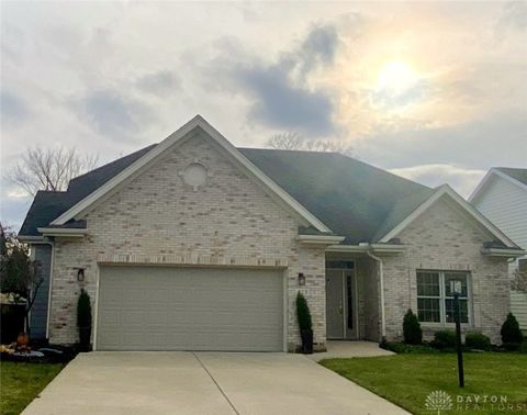 Photo of 125 Cobblestone Lane, Springboro, OH 45066 (MLS # 948645)