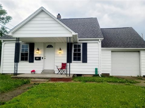 Photo of 2641 Gladstone Street, Moraine, OH 45439 (MLS # 959950)