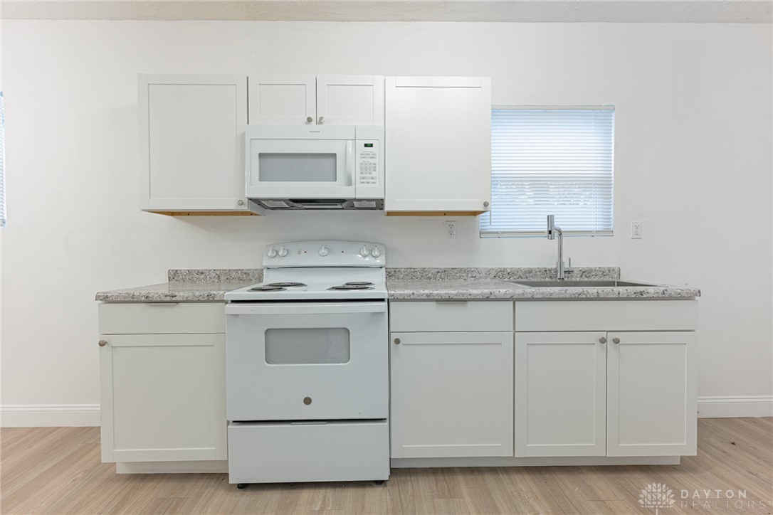 Dayton, Ohio 45404, United States, 4 Bedrooms Bedrooms, ,2 BathroomsBathrooms,Residential,Active,240948