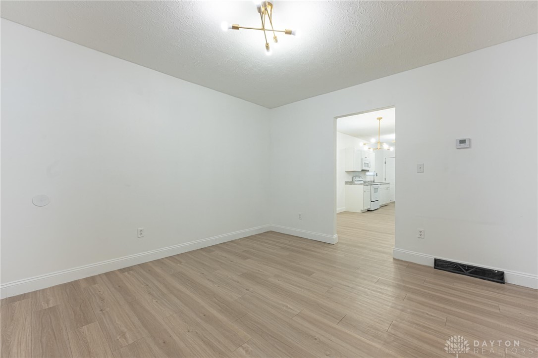 Dayton, Ohio 45404, United States, 4 Bedrooms Bedrooms, ,2 BathroomsBathrooms,Residential,Active,240948