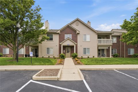 Photo of 1982 Waterstone Boulevard #208, Washington Twp, OH 45342 (MLS # 958537)