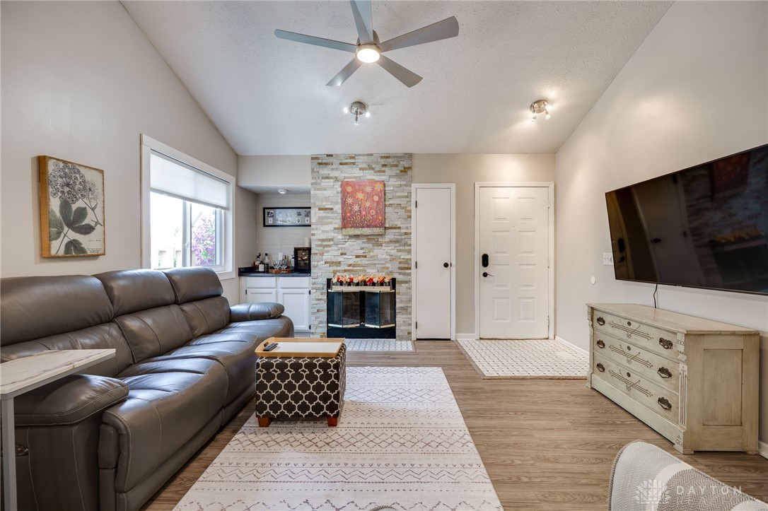 9551 Villa Way, Miamisburg, Ohio image 13
