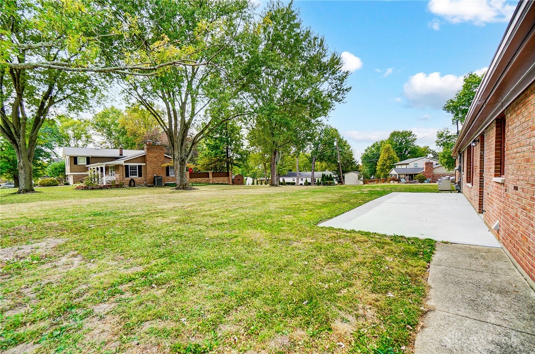 6595 Stonyrill Lane, Franklin, Ohio image 32