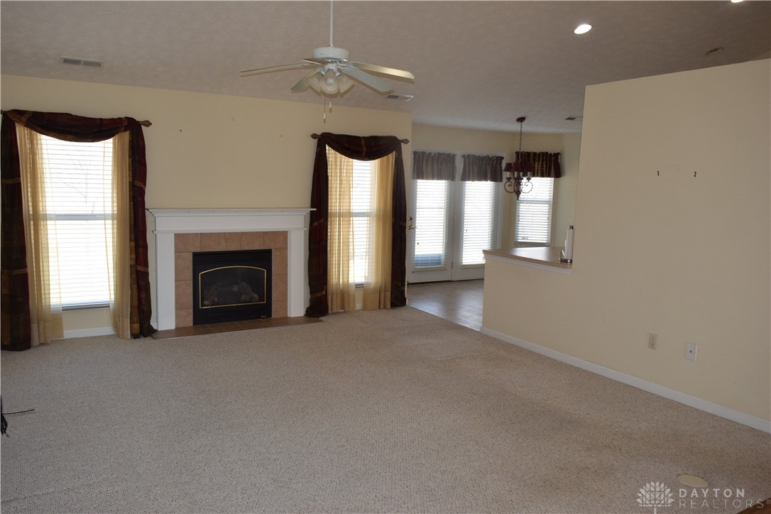 340 Krystal Ellen Drive, Tipp City, Ohio image 6