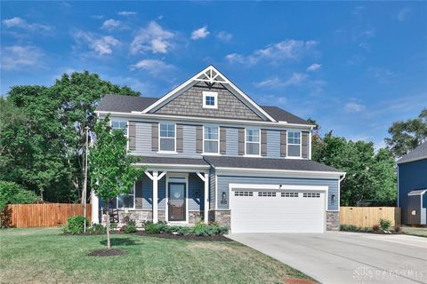 Photo of 1223 Waterbury Drive, Franklin, OH 45005 (MLS # 945506)