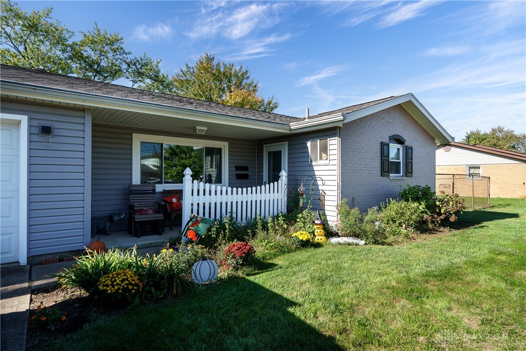 1008 W Lake Avenue, New Carlisle, Ohio image 1