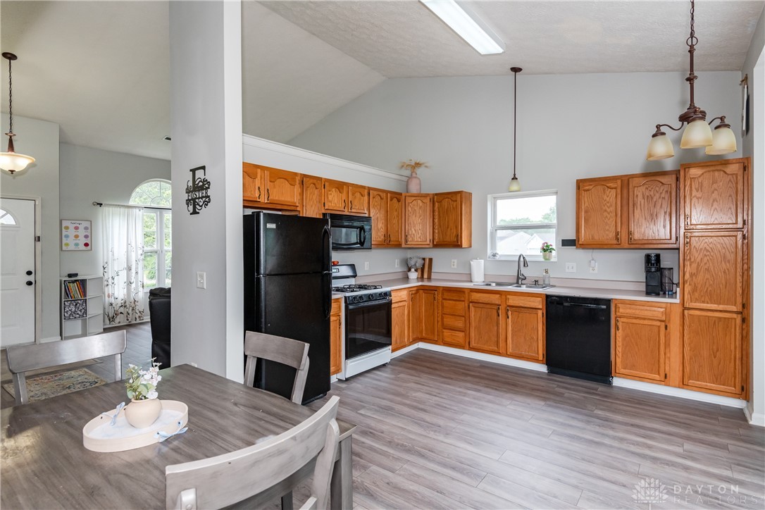 4171 Loyala Chase Lane, Fairborn, Ohio image 11