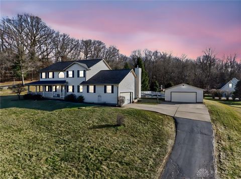 Photo of 335 Willow Road, Springfield, OH 45502 (MLS # 952873)