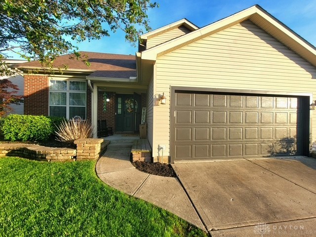 9228 Sawgrass Drive, Miamisburg, Ohio image 2