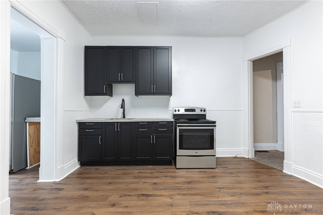 Dayton, Ohio 45410, United States, 6 Bedrooms Bedrooms, ,2 BathroomsBathrooms,Residential,Active,212075