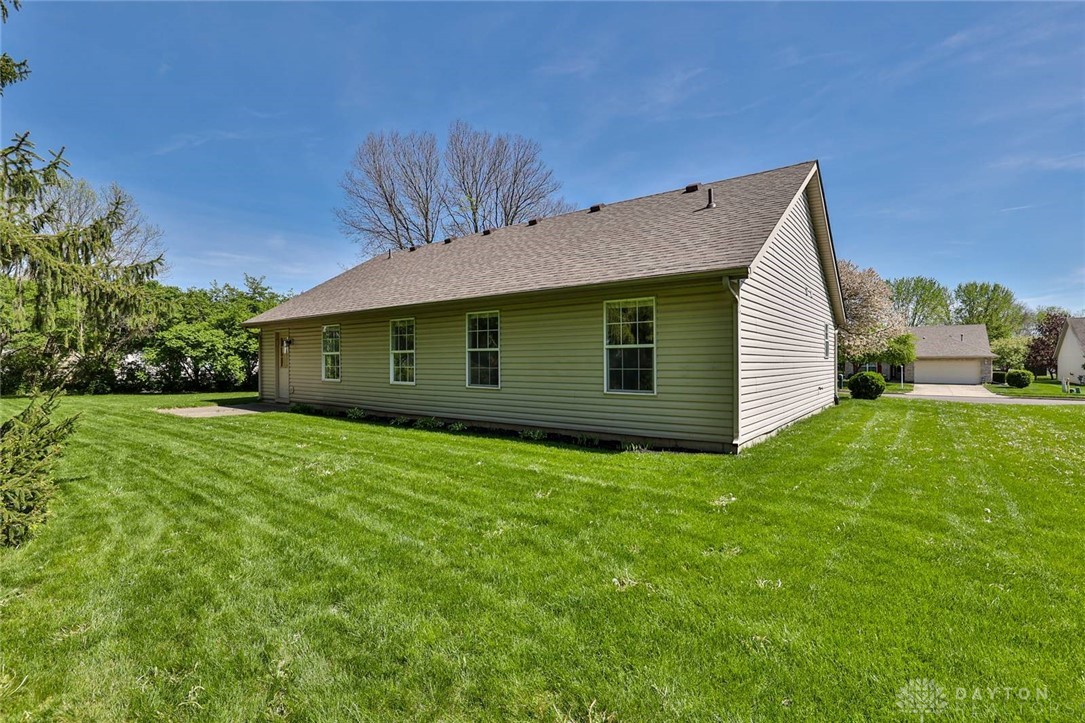 1511 Michael Drive, Troy, Ohio image 33