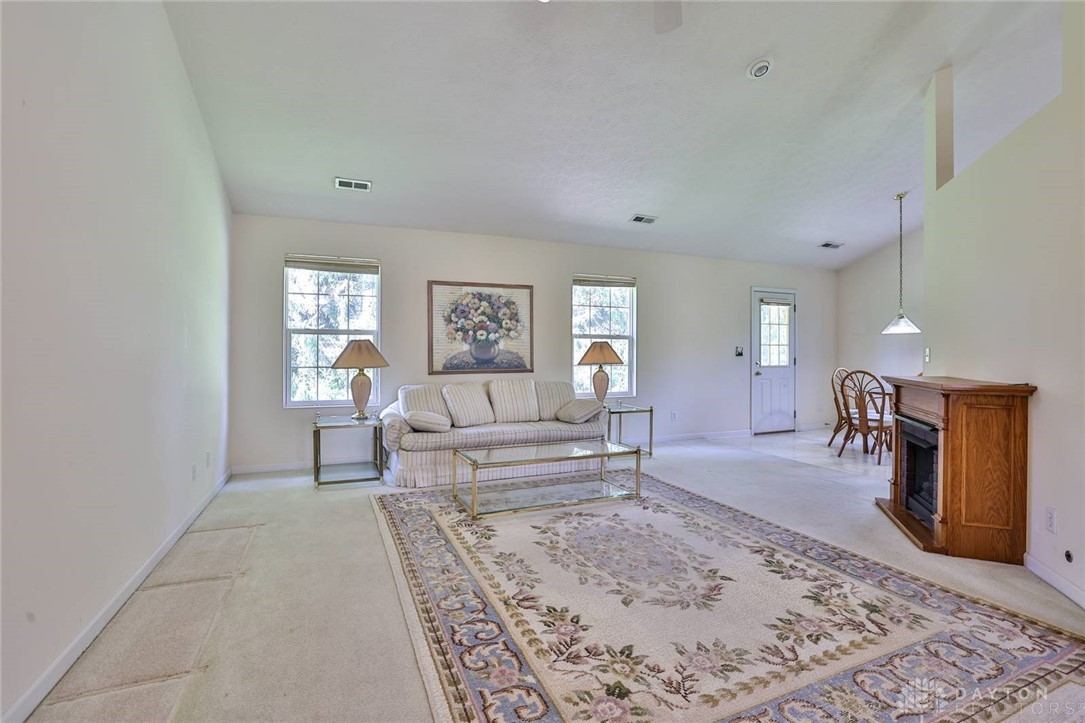 1511 Michael Drive, Troy, Ohio image 4