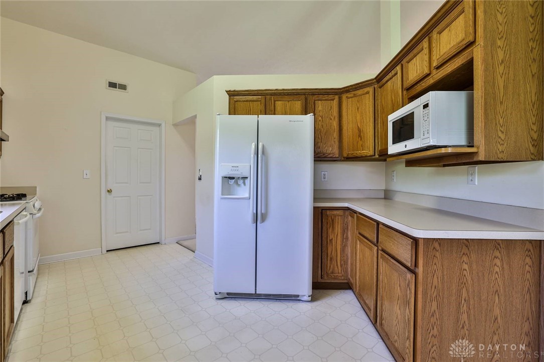 1511 Michael Drive, Troy, Ohio image 12