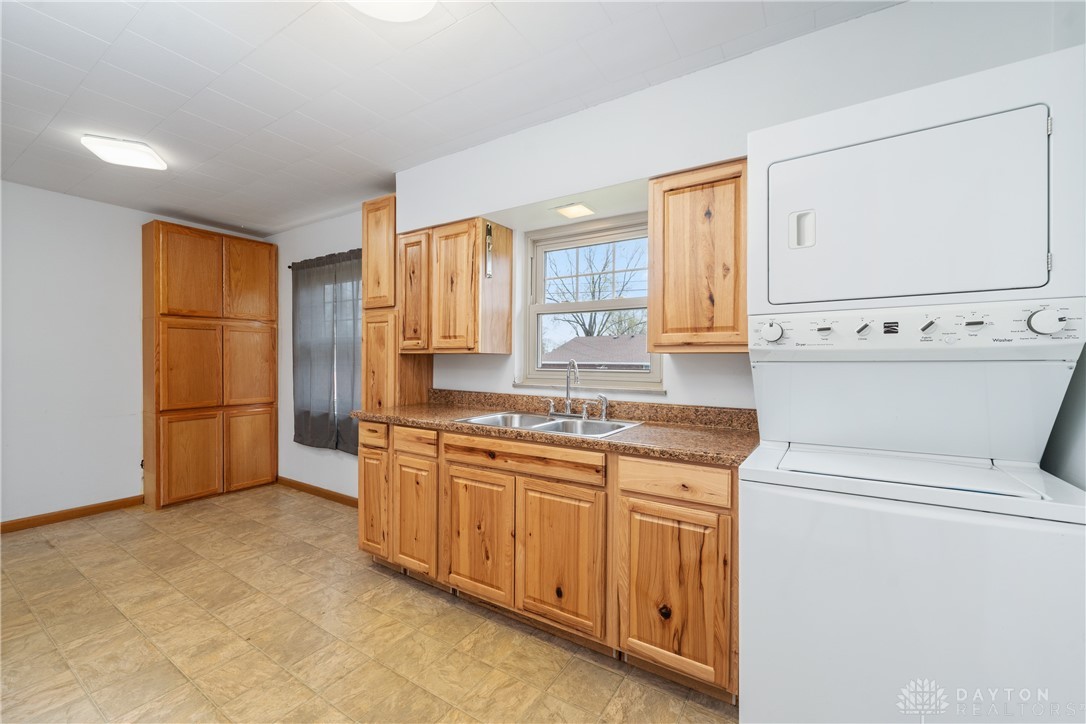 528 Tionda Drive, Vandalia, Ohio image 8