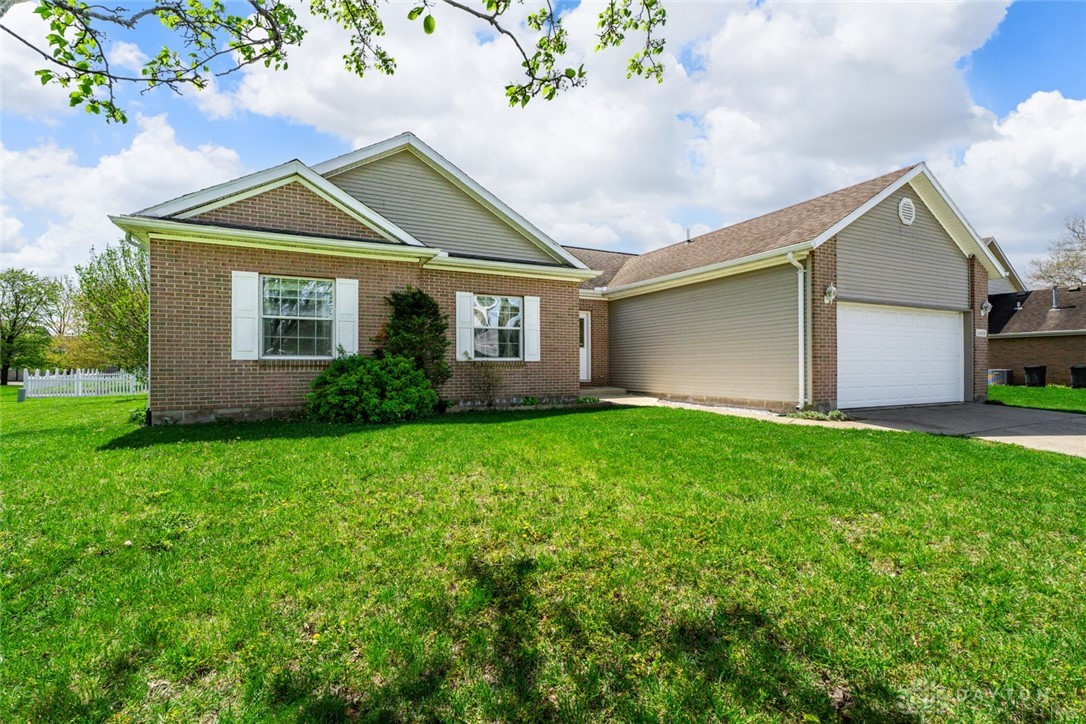 1608 Kensley Place, Fairborn, Ohio image 3