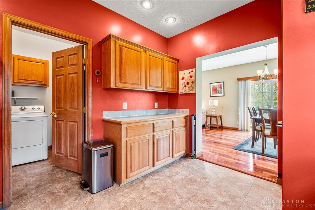 1608 Kensley Place, Fairborn, Ohio image 10
