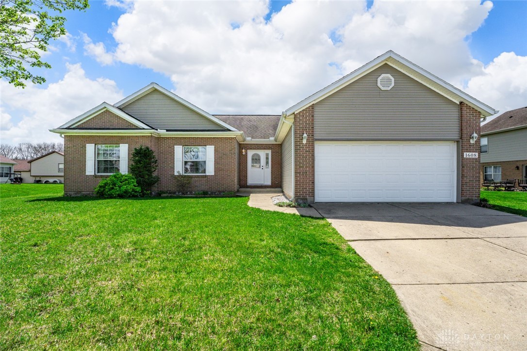 1608 Kensley Place, Fairborn, Ohio image 2