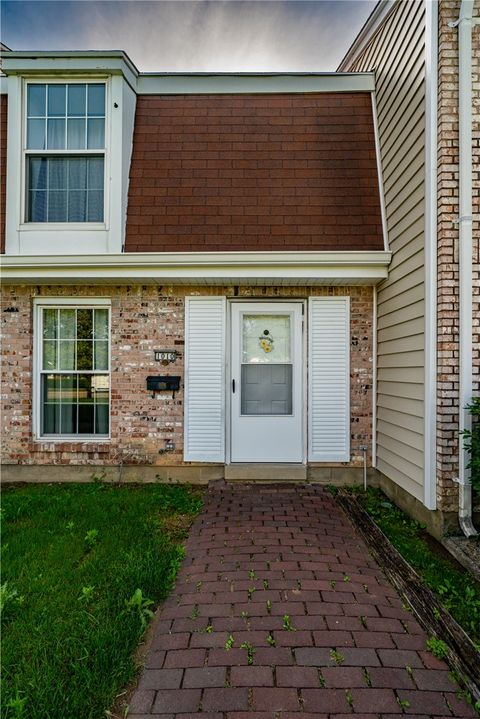 Homes For Sale - 1010 Stoneybrook Trail<br/> Fairborn, OH 45324