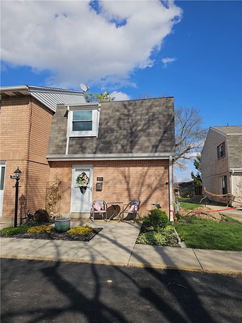 Photo of 528 Adrian Court #528, Brookville, OH 45309 (MLS # 955951)